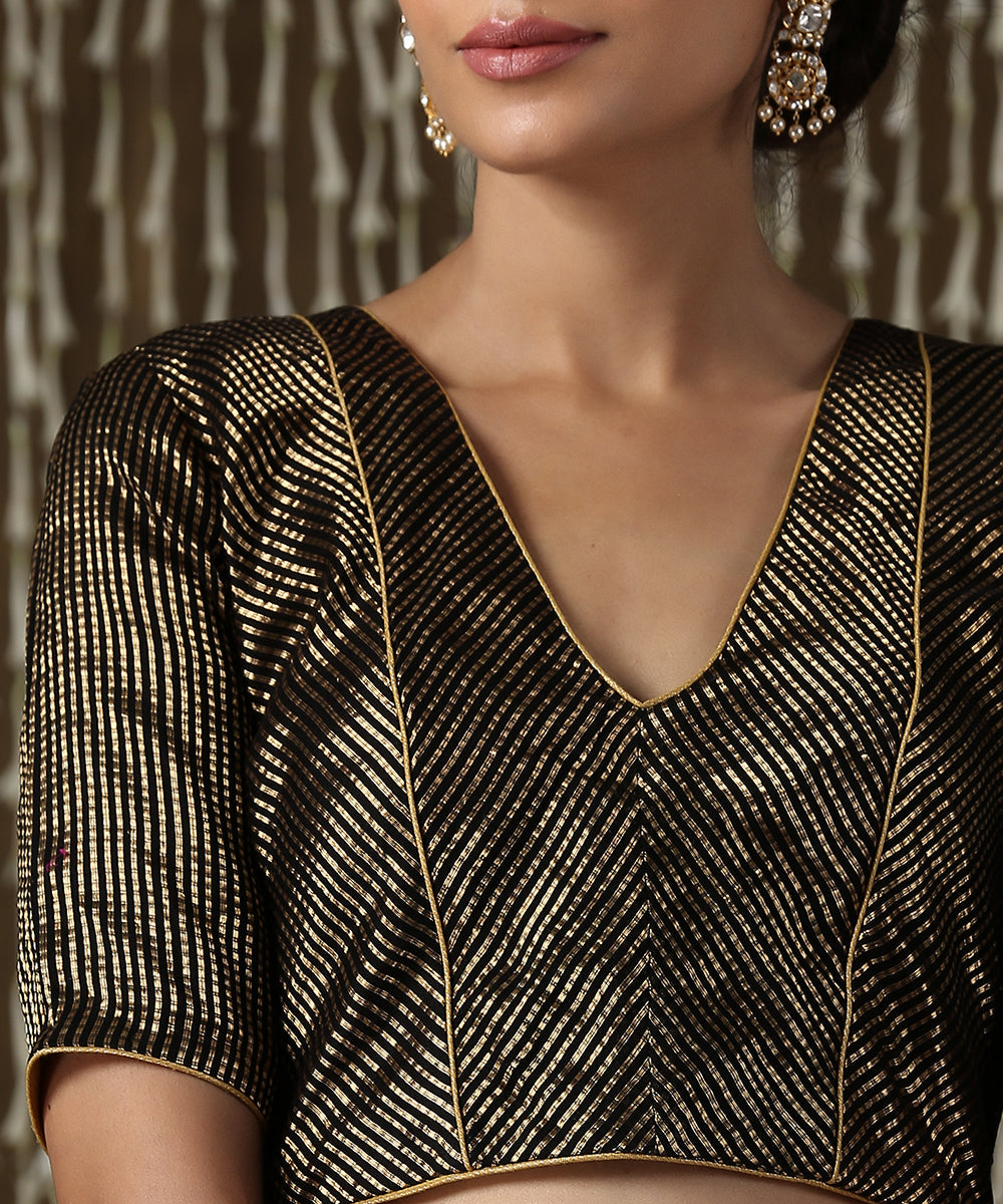 Black_Striped_Panelled_Blouse_with_V-Neckline_WeaverStory_02