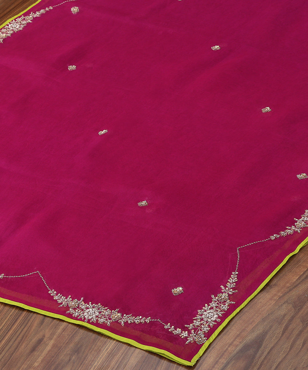 Magenta_Handloom_Dupatta_with_Intricate_Hand_Embroidered_Scalloped_Design_Zardozi_WeaverStory_03
