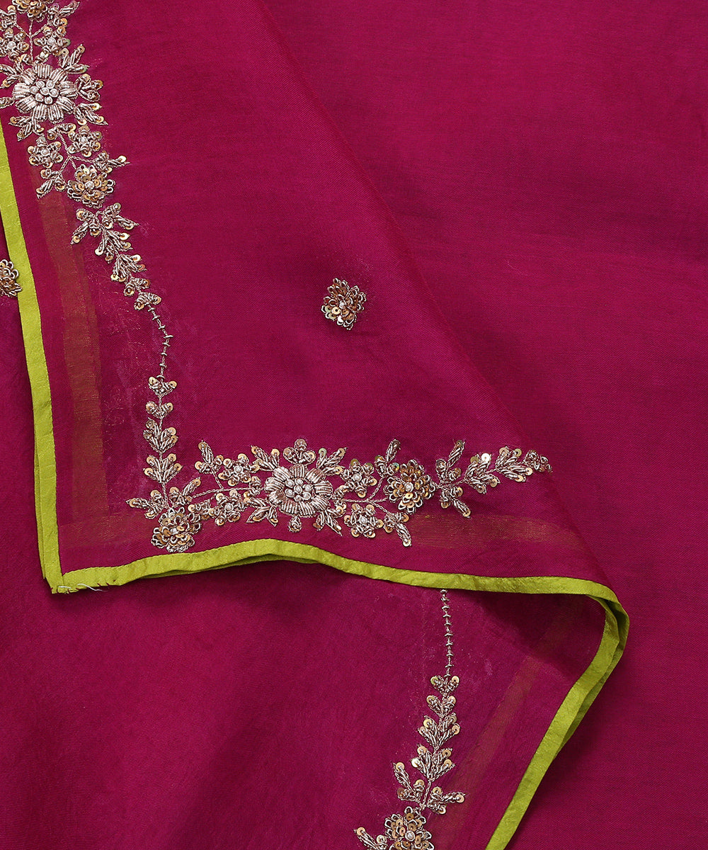 Magenta_Handloom_Dupatta_with_Intricate_Hand_Embroidered_Scalloped_Design_Zardozi_WeaverStory_04