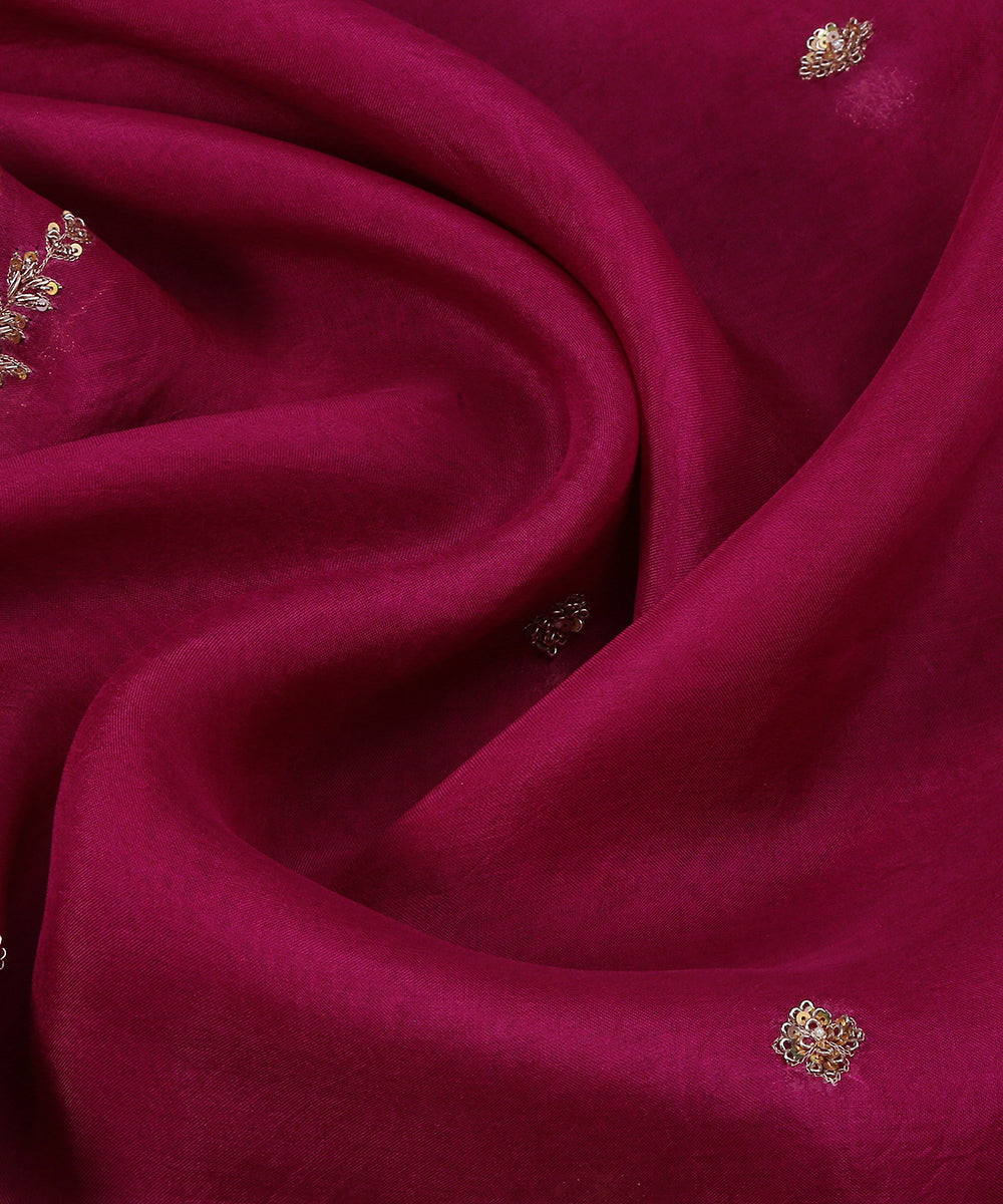 Magenta_Handloom_Dupatta_with_Intricate_Hand_Embroidered_Scalloped_Design_Zardozi_WeaverStory_05