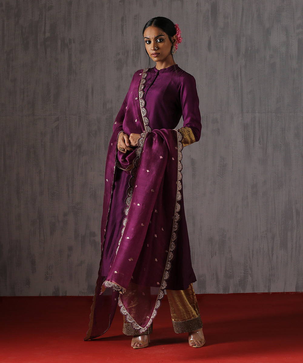 Purple_Handwoven_Organza_Booti_Zardozi_Dupatta_with_Scallop_Embroidery_WeaverStory_02