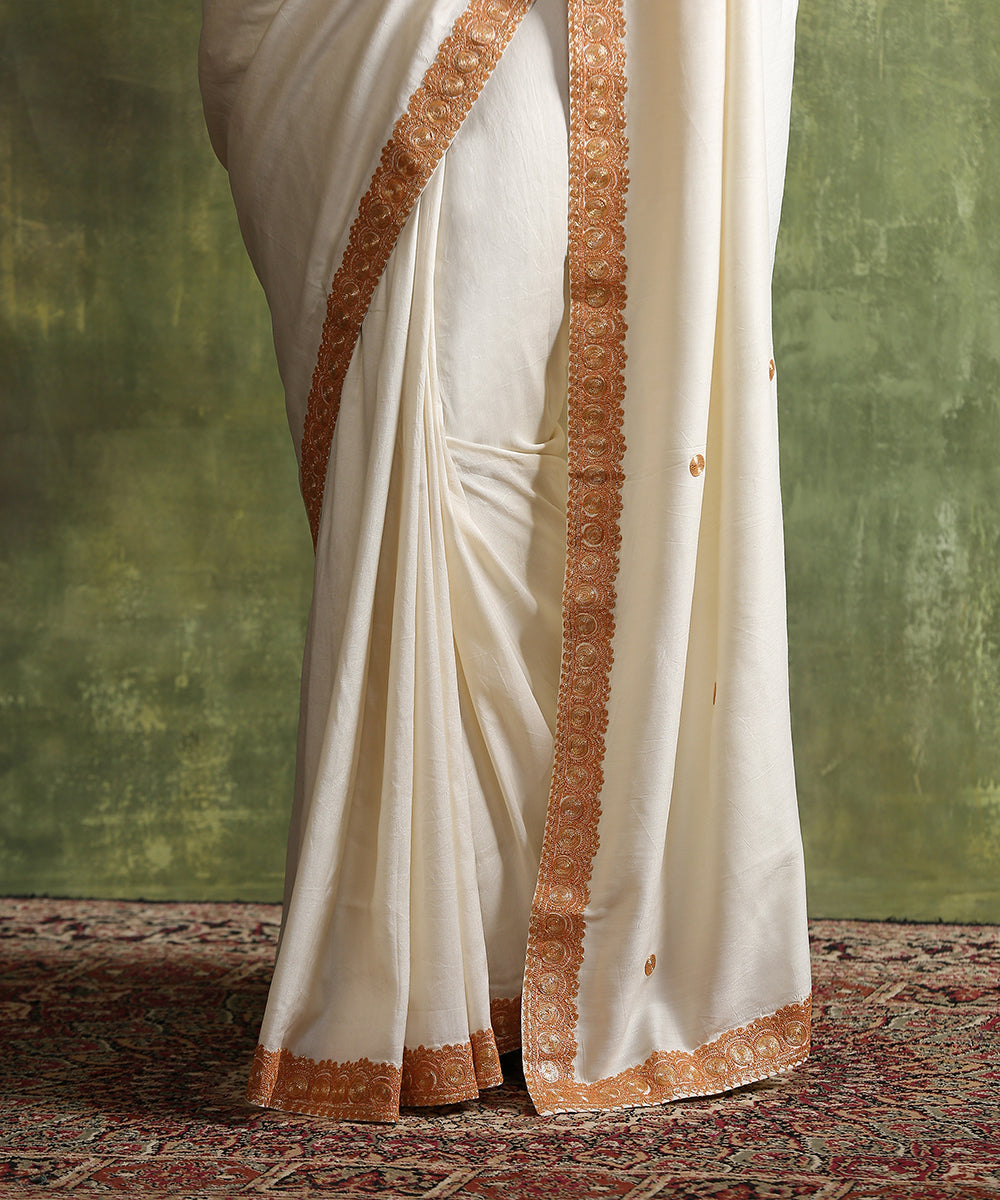 Handloom_Cream_Moonga_Silk_Saree_Kashmiri_Tilla_Embroidery_WeaverStory_04