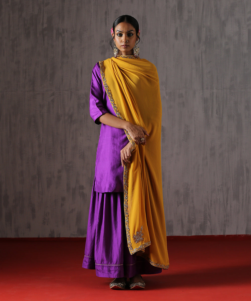 Mustard_Hand_Embroidered_Georgette_Dupatta_With_Firoza_Bel_WeaverStory_01