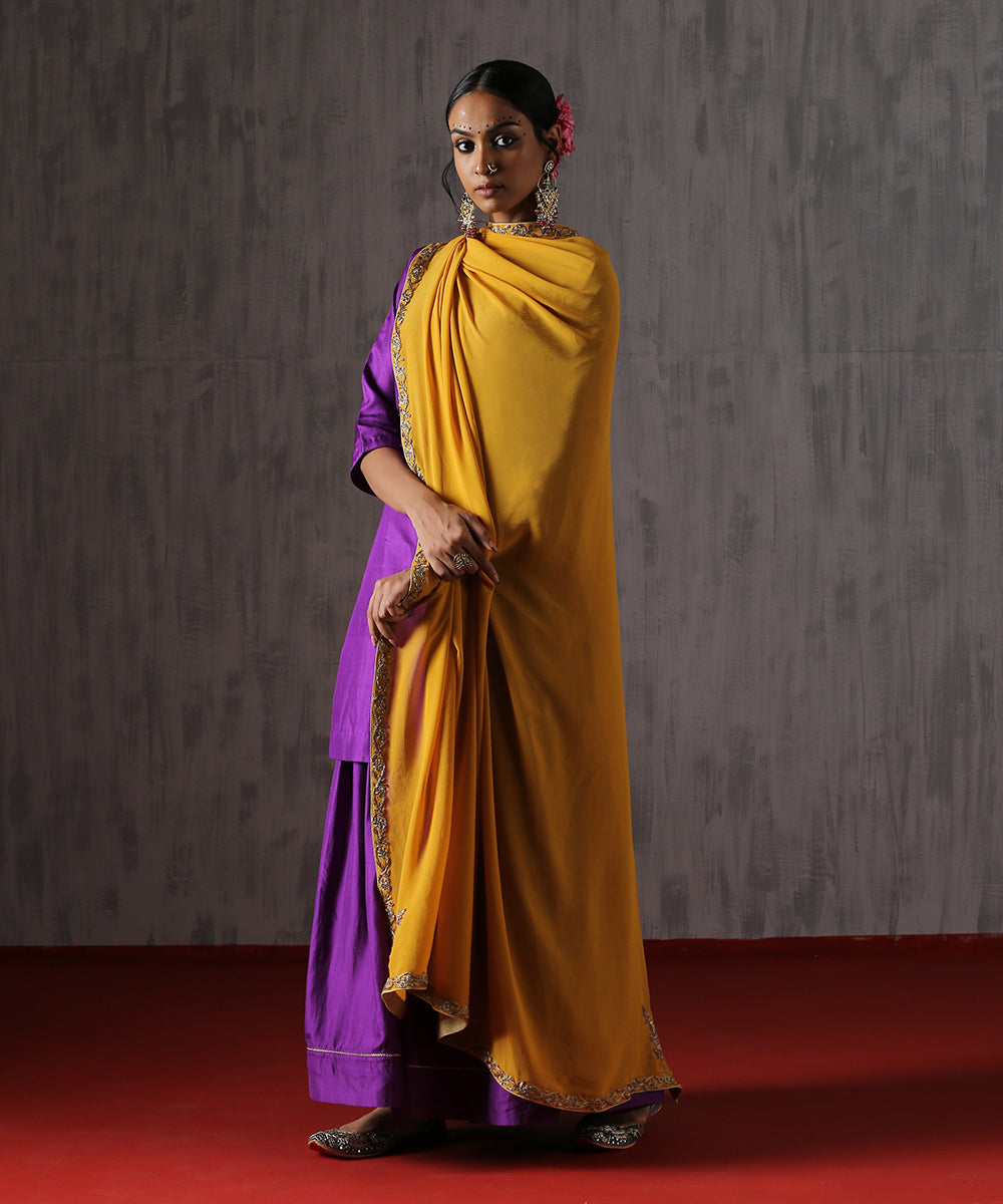 Mustard_Hand_Embroidered_Georgette_Dupatta_With_Firoza_Bel_WeaverStory_02