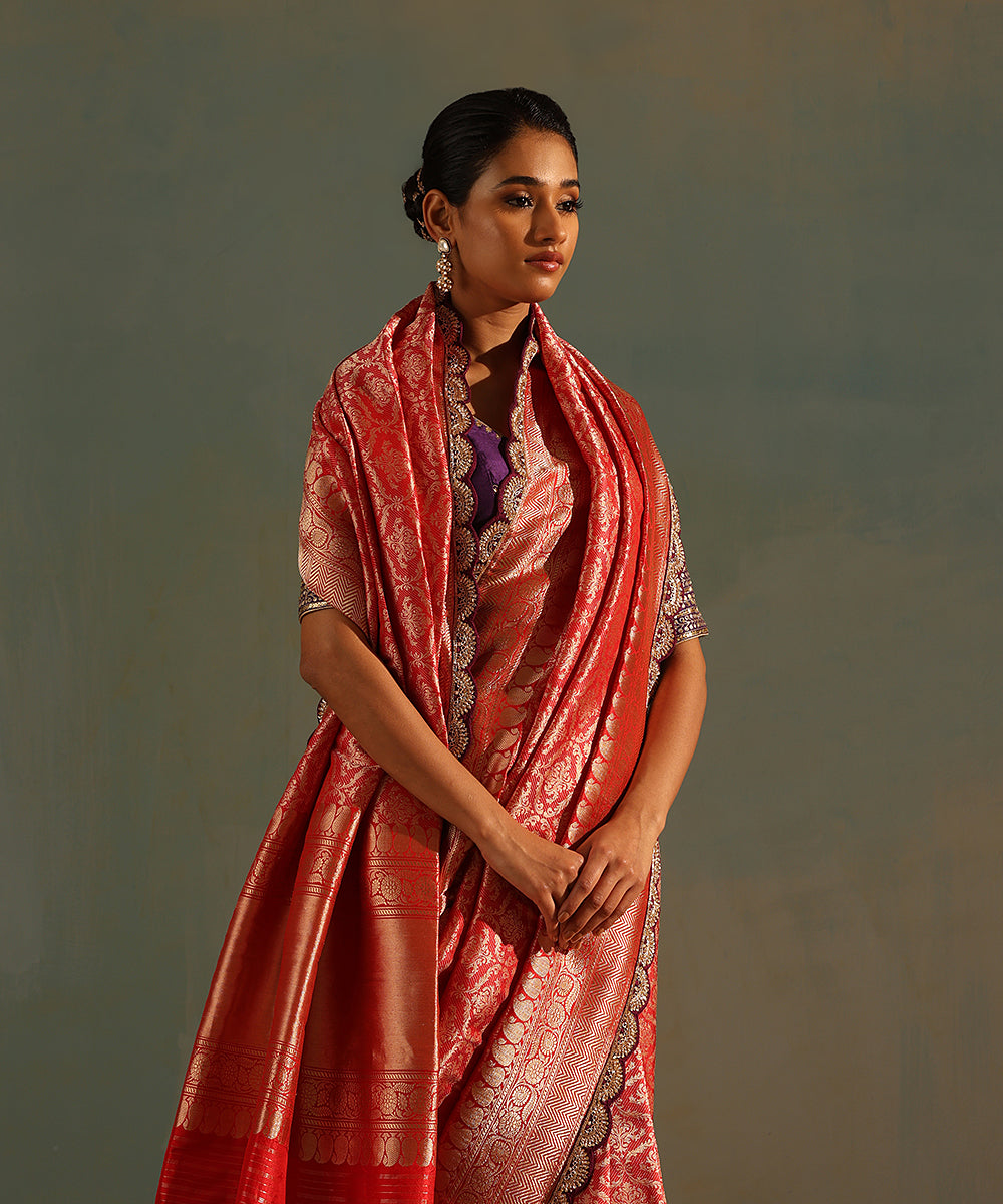 Red_Handloom_Pure_Silk_Banarasi_Saree_With_Scallop_Zardozi_Border_WeaverStory_02