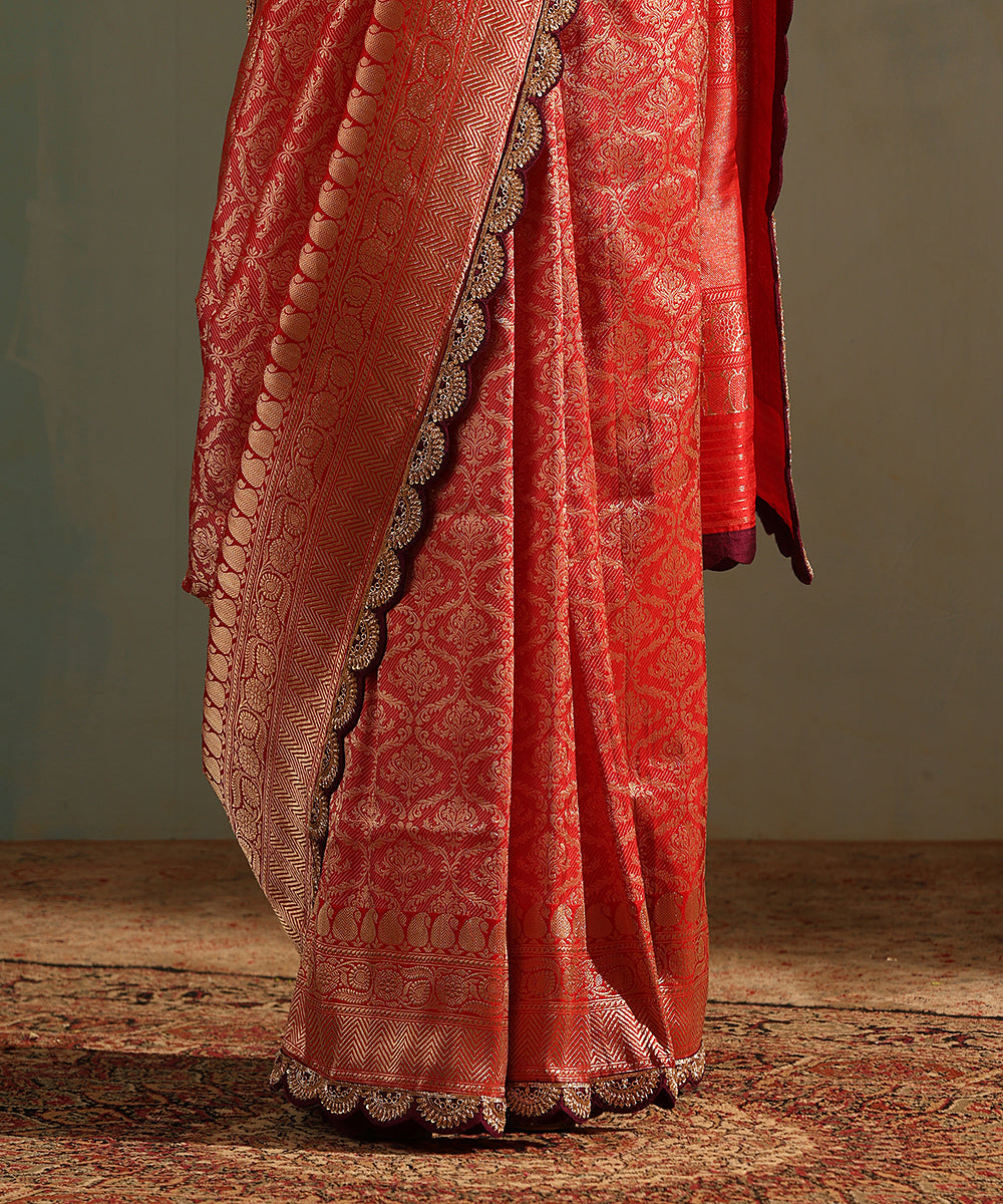 Red_Handloom_Pure_Silk_Banarasi_Saree_With_Scallop_Zardozi_Border_WeaverStory_04