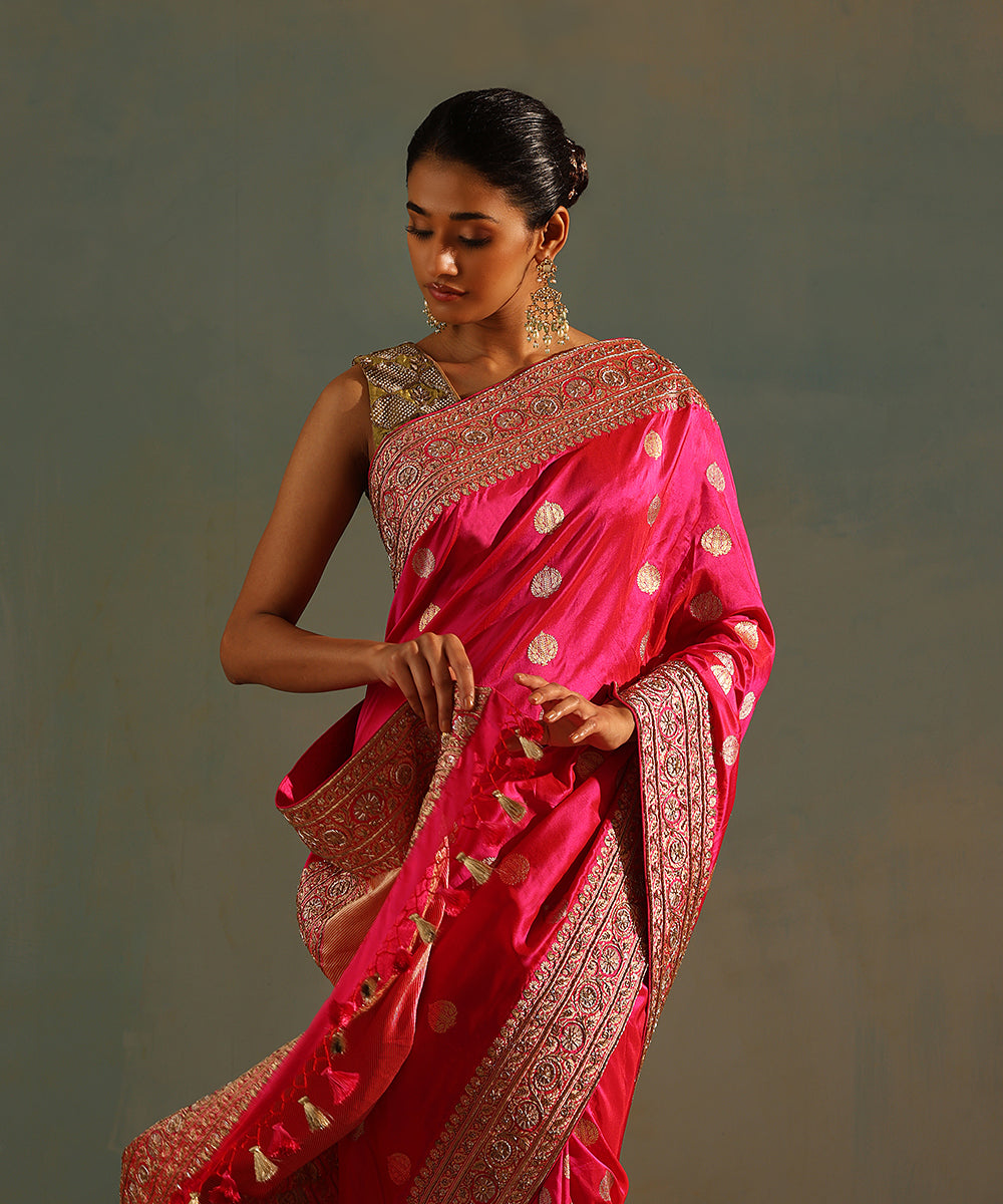 Handloom_Hot_Pink_Pure_Silk_Banarasi_Saree_With_Kadhwa_Booti_WeaverStory_02