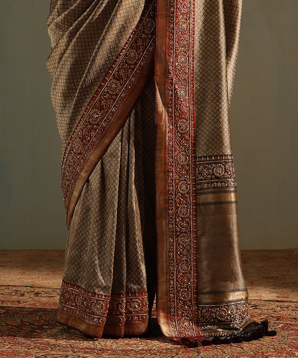 Handloom_Grey_Kimkhab_Banarasi_Saree_With_Zardozi_Embroidery_WeaverStory_04