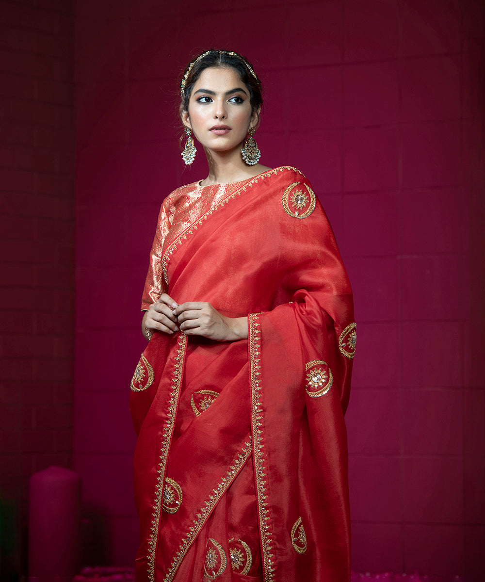 Brick_Red_Handloom_Organza_Saree_with_Closed_Neck_Brocade_Blouse_WeaverStory_01