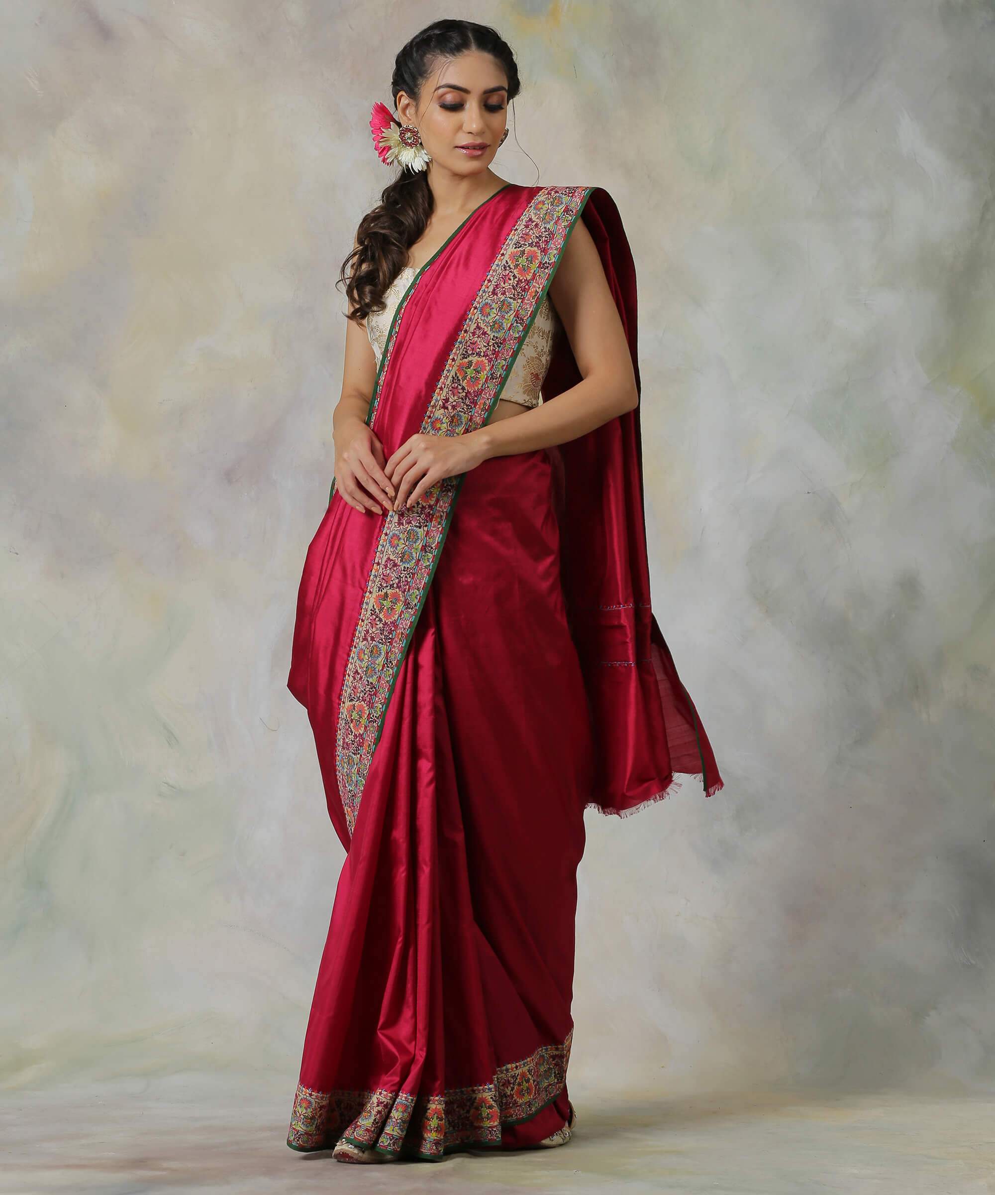 Maroon_Handloom_Pure_Silk_Saree_with_Hand_Appliqued_Sozni_Needle_Work_Border_WeaverStory_02