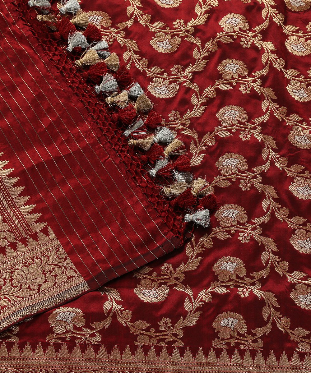 Maroon_Handloom_Kadhwa_Pure_Katan_Silk_Jangla_Banarasi_Dupatta_with_Sona_Rupa_Zari_WeaverStory_05