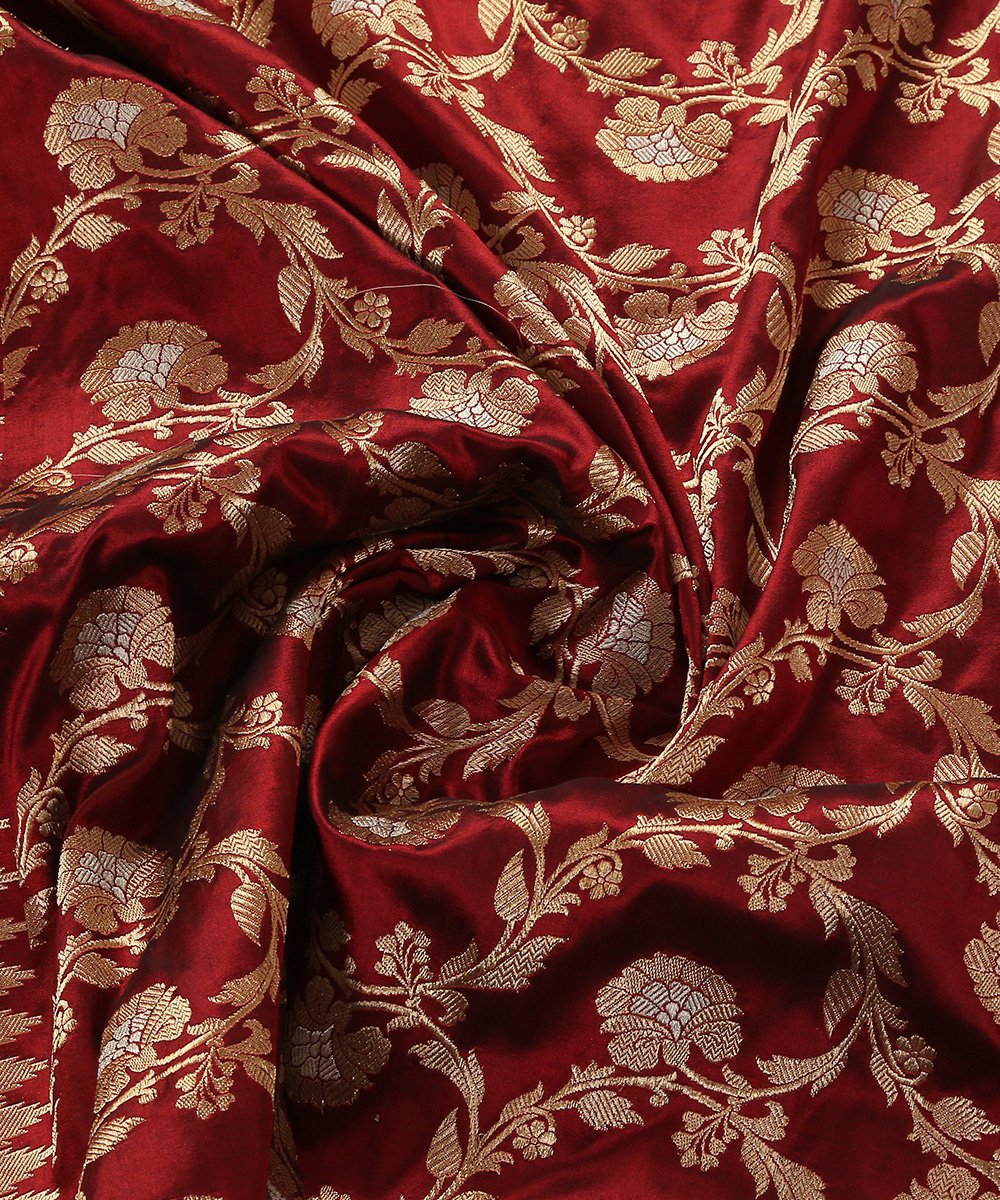 Maroon_Handloom_Kadhwa_Pure_Katan_Silk_Jangla_Banarasi_Dupatta_with_Sona_Rupa_Zari_WeaverStory_06