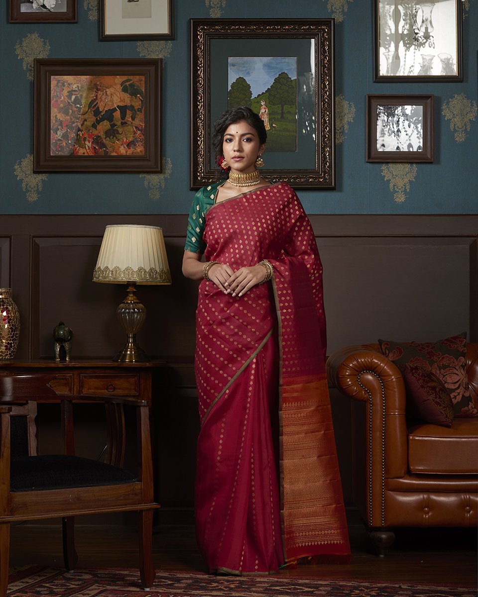 Maroon_Handloom_Kanjivaram_Pure_Silk_Saree_with_all_over_Zari_Booti_WeaverStory_02
