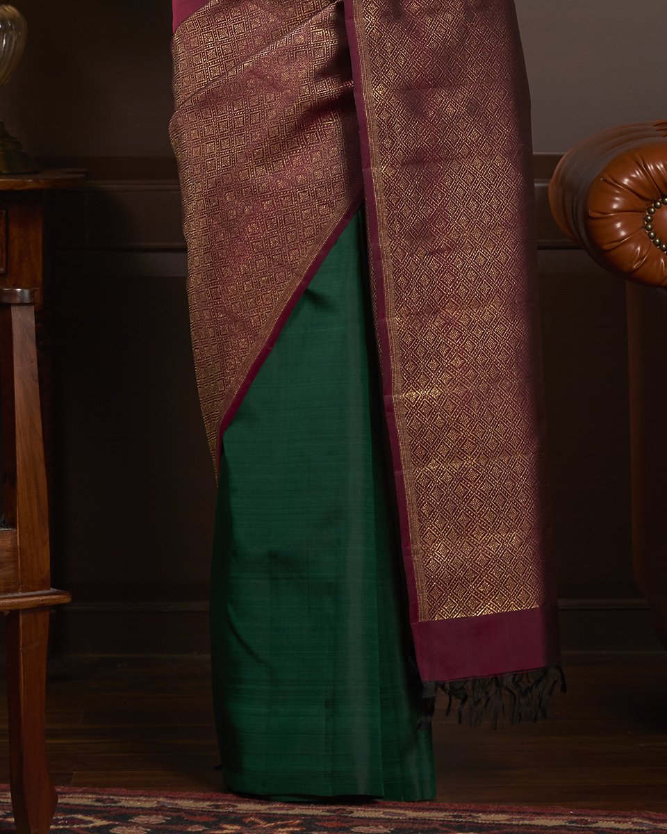 Maroon_Handloom_Kanjivaram_Silk_Saree_With_All_Over_Zari_Brocade_WeaverStory_04