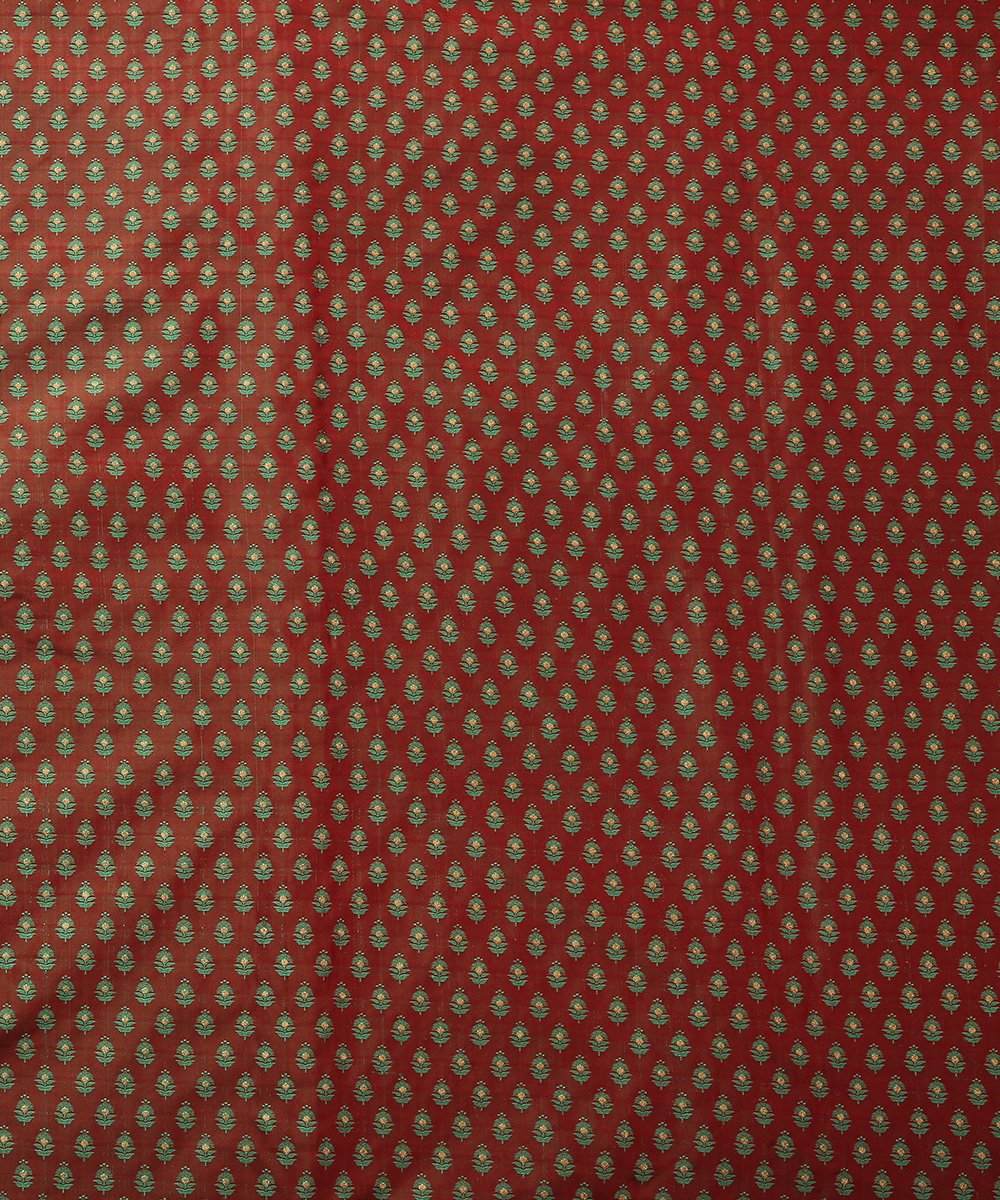 Maroon_and_Green_Handloom_Dual_Tone_Pure_Katan_Silk_Banarasi_Fabric_with_Zari_Booti_WeaverStory_02