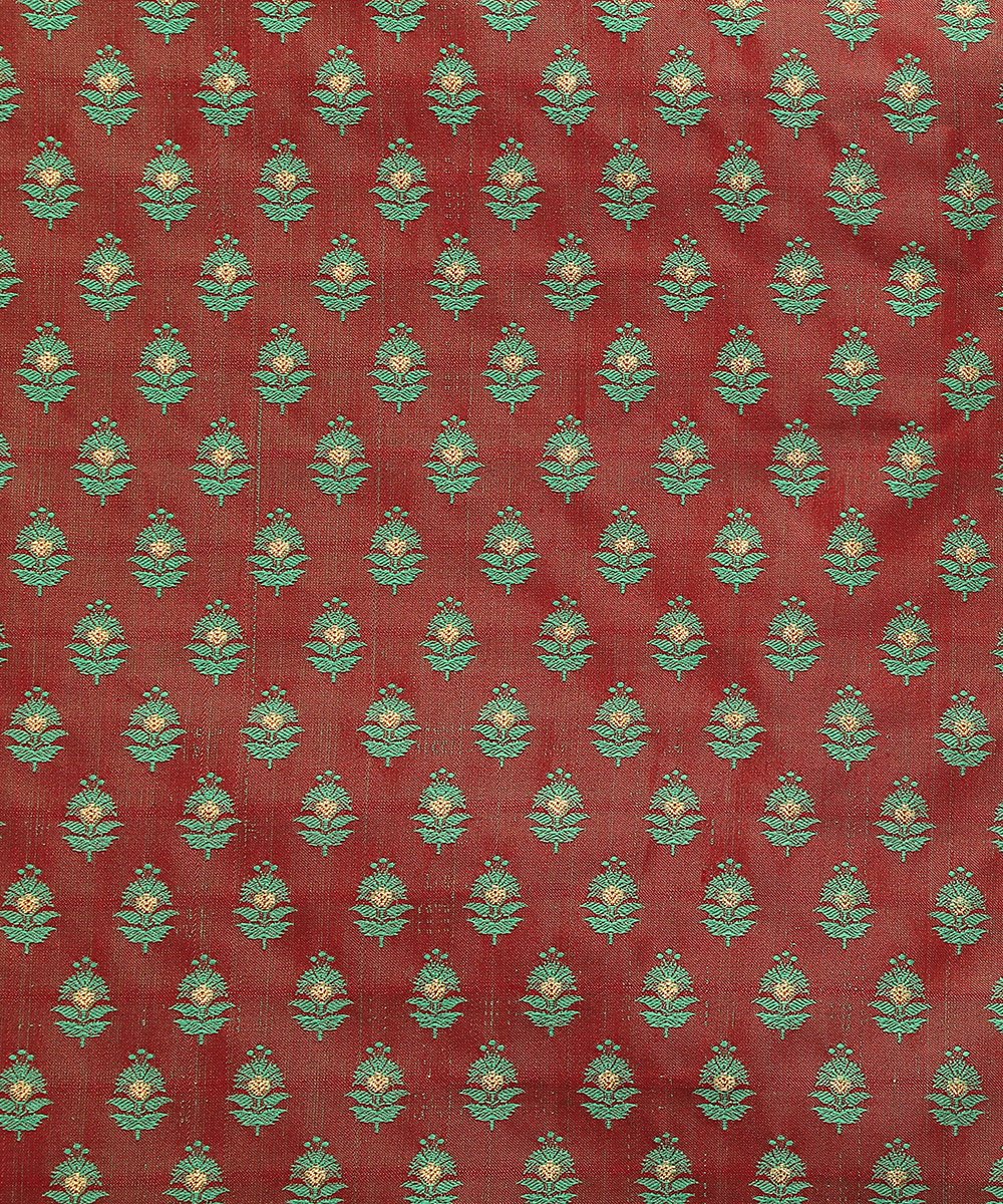 Maroon_and_Green_Handloom_Dual_Tone_Pure_Katan_Silk_Banarasi_Fabric_with_Zari_Booti_WeaverStory_03