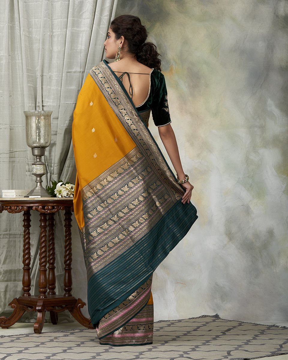 Mustard_Handloom_Pure_Katan_Silk_Saree_With_Green_Broad_Border_WeaverStory_03