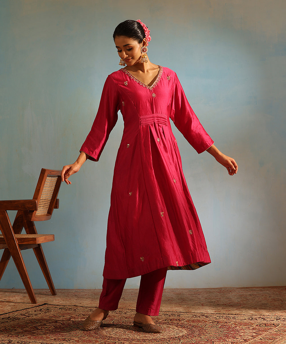 Hot_Pink_Handloom_Chanderi_Silk_Kurta_With_Pants_And_Embroidered_Dupatta_WeaverStory_04