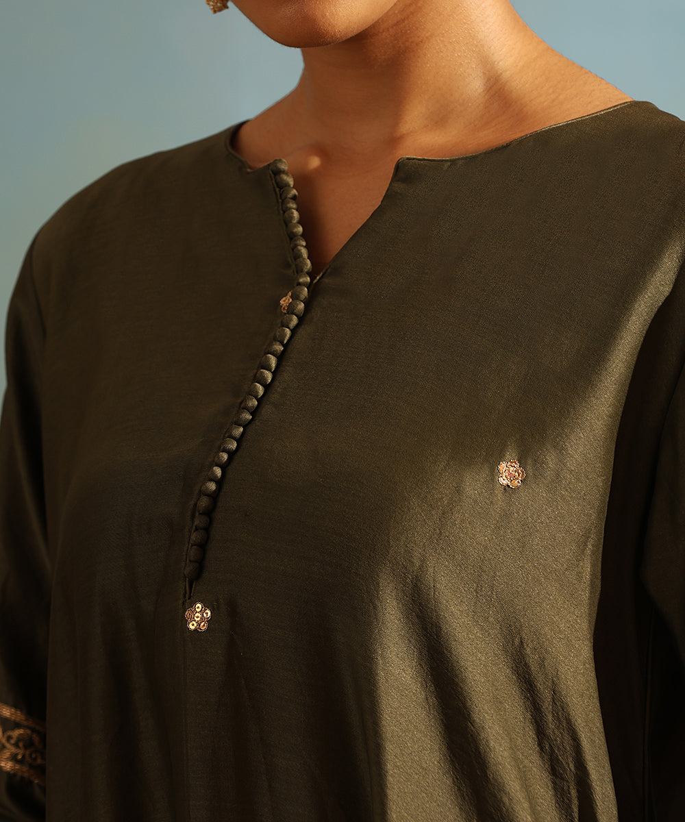 Handloom_Olive_Green_Chanderi_Silk_Kurta_With_Pants_And_Dupatta_WeaverStory_06