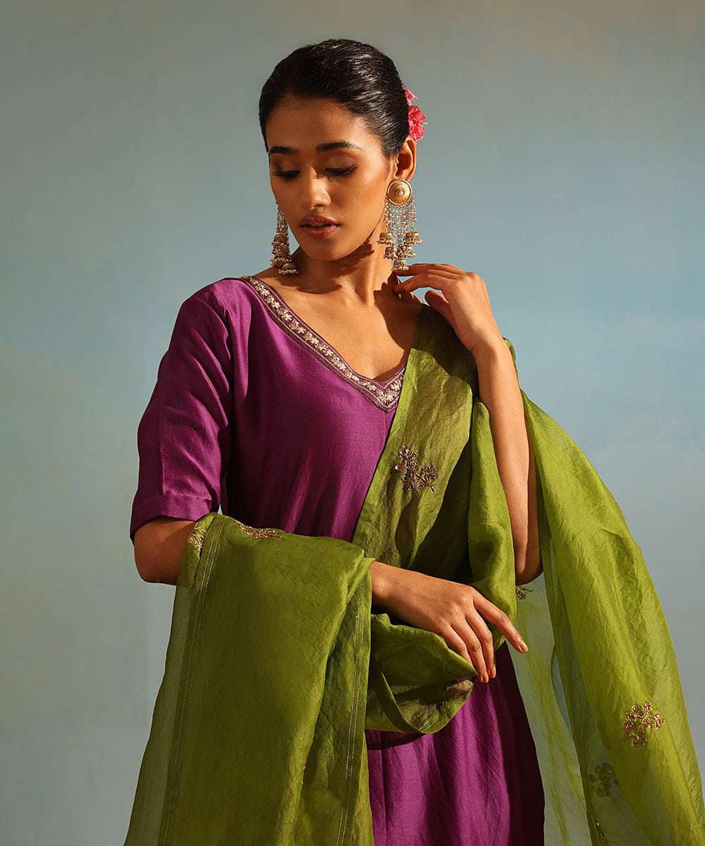Handloom_Purple_Chanderi_Silk_Kurta_With_Pants_And_Organza_Dupatta_WeaverStory_05