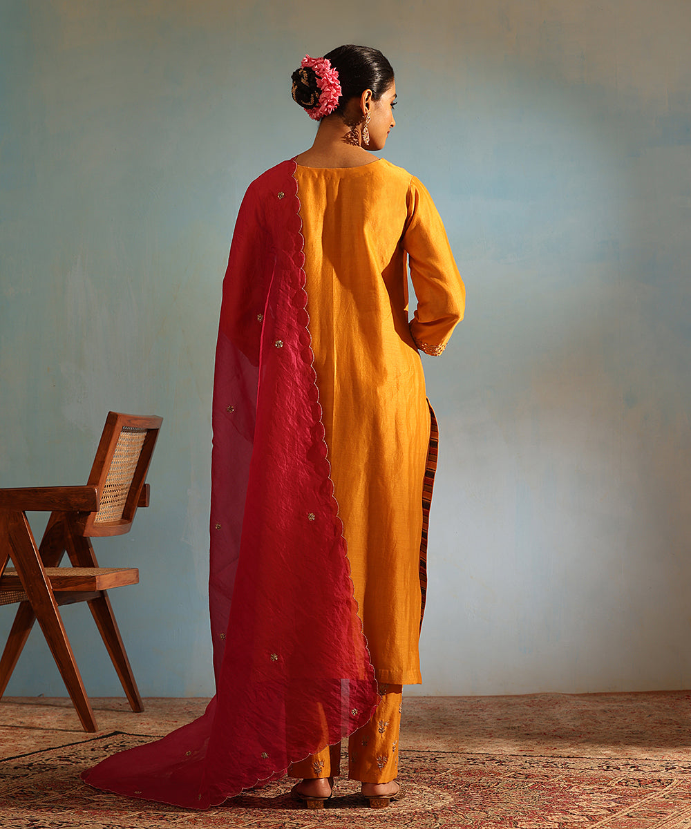 Yellow_Handloom_Chanderi_Silk_Kurta_With_Pants_And_Hot_Pink_Organza_Dupatta_WeaverStory_03