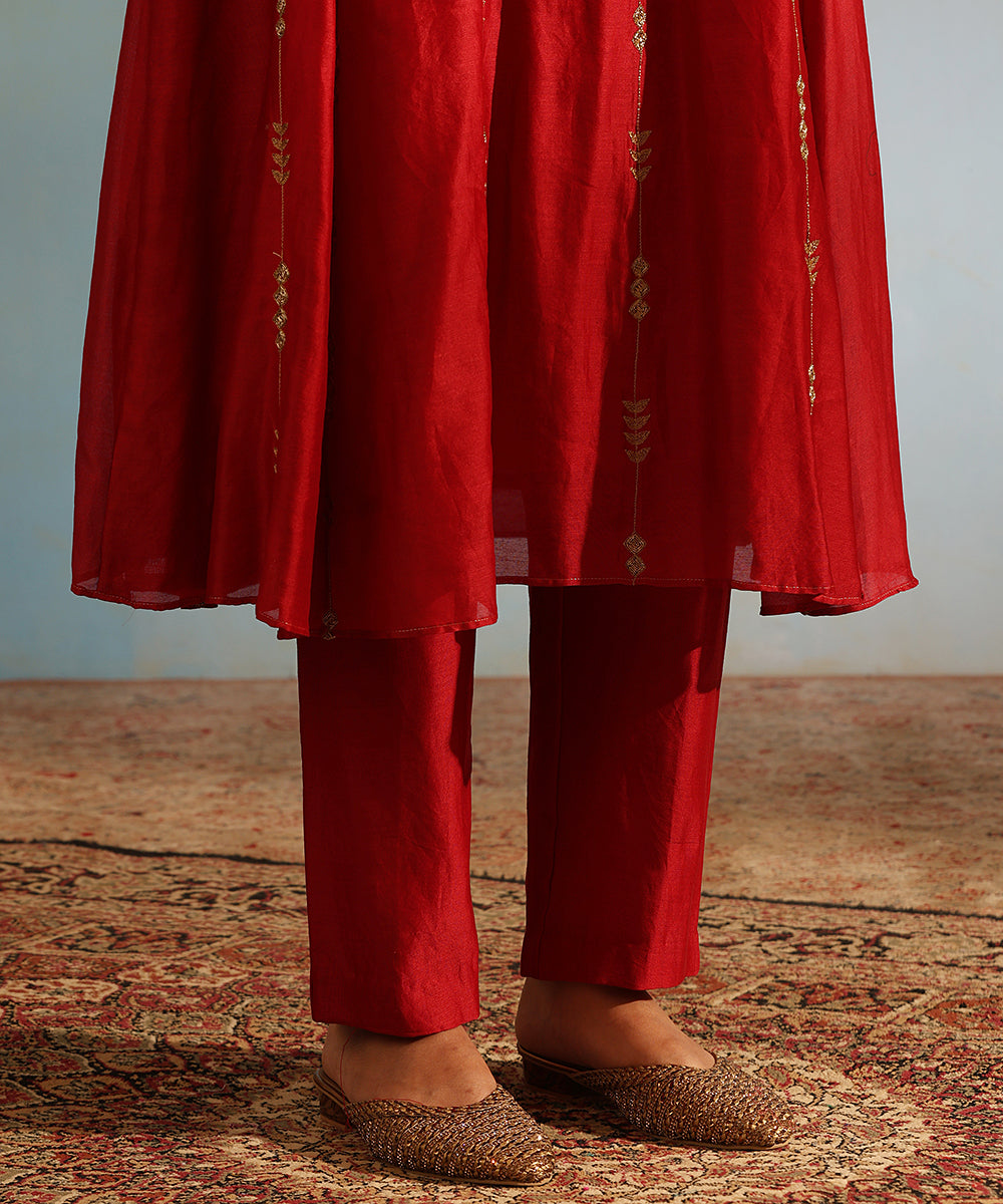 Handloom_Maroon_Chanderi_Silk_Kurta_With_Pants_And_Organza_Dupatta_WeaverStory_07