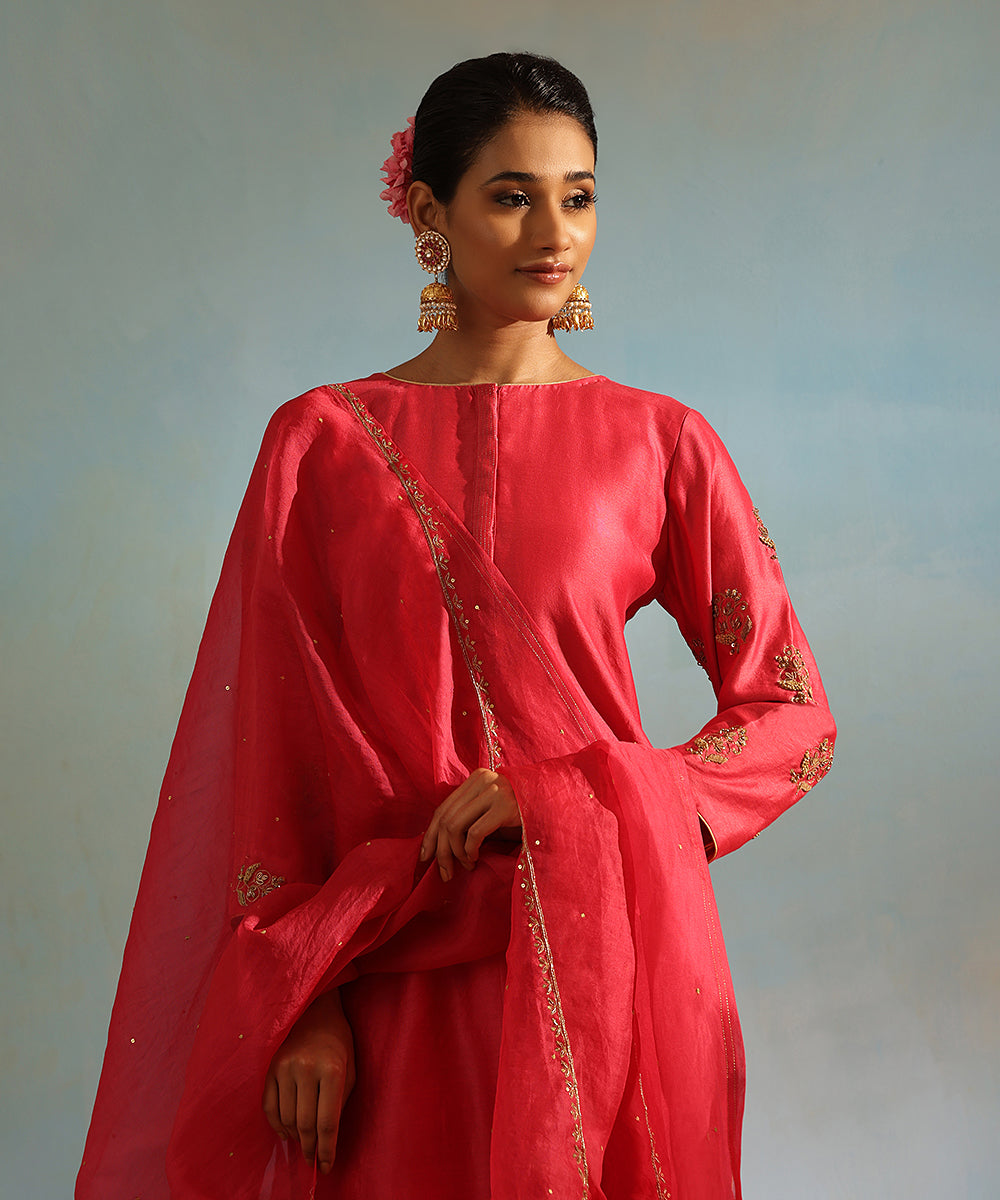 Fuchsia_Pink_Handloom_Chanderi_Silk_Kurta_With_Pants_And_Embroidered_Dupatta_WeaverStory_05