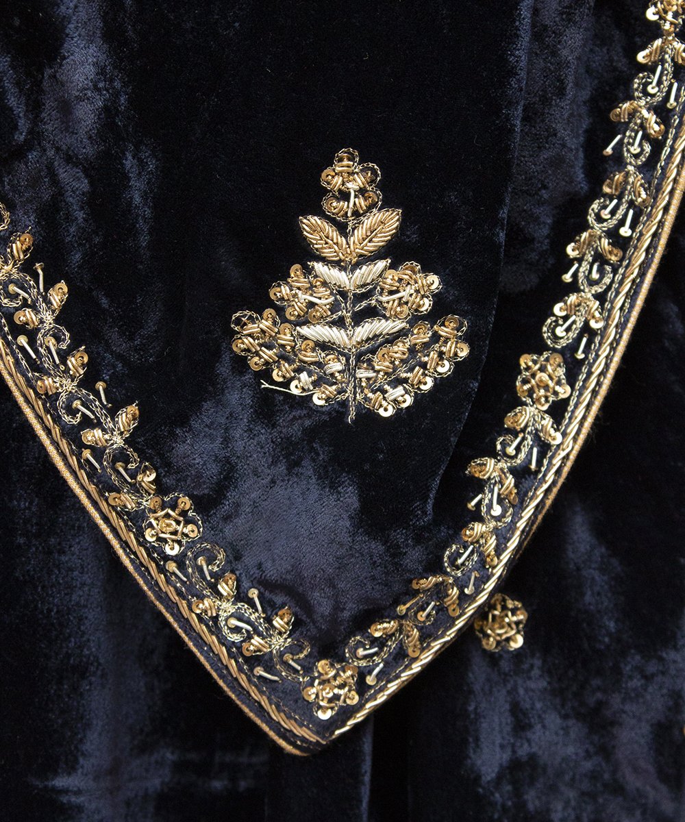 Handloom_Navy_Blue_Makhmal_Velvet_Dupatta_with_Zardozi_Hand_Embroidery_WeaverStory_02