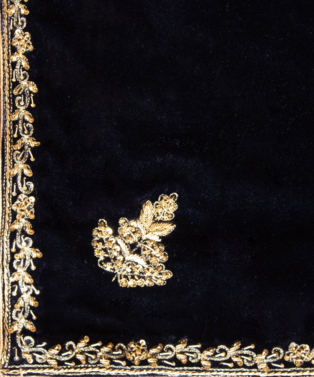 Handloom_Navy_Blue_Makhmal_Velvet_Dupatta_with_Zardozi_Hand_Embroidery_WeaverStory_04