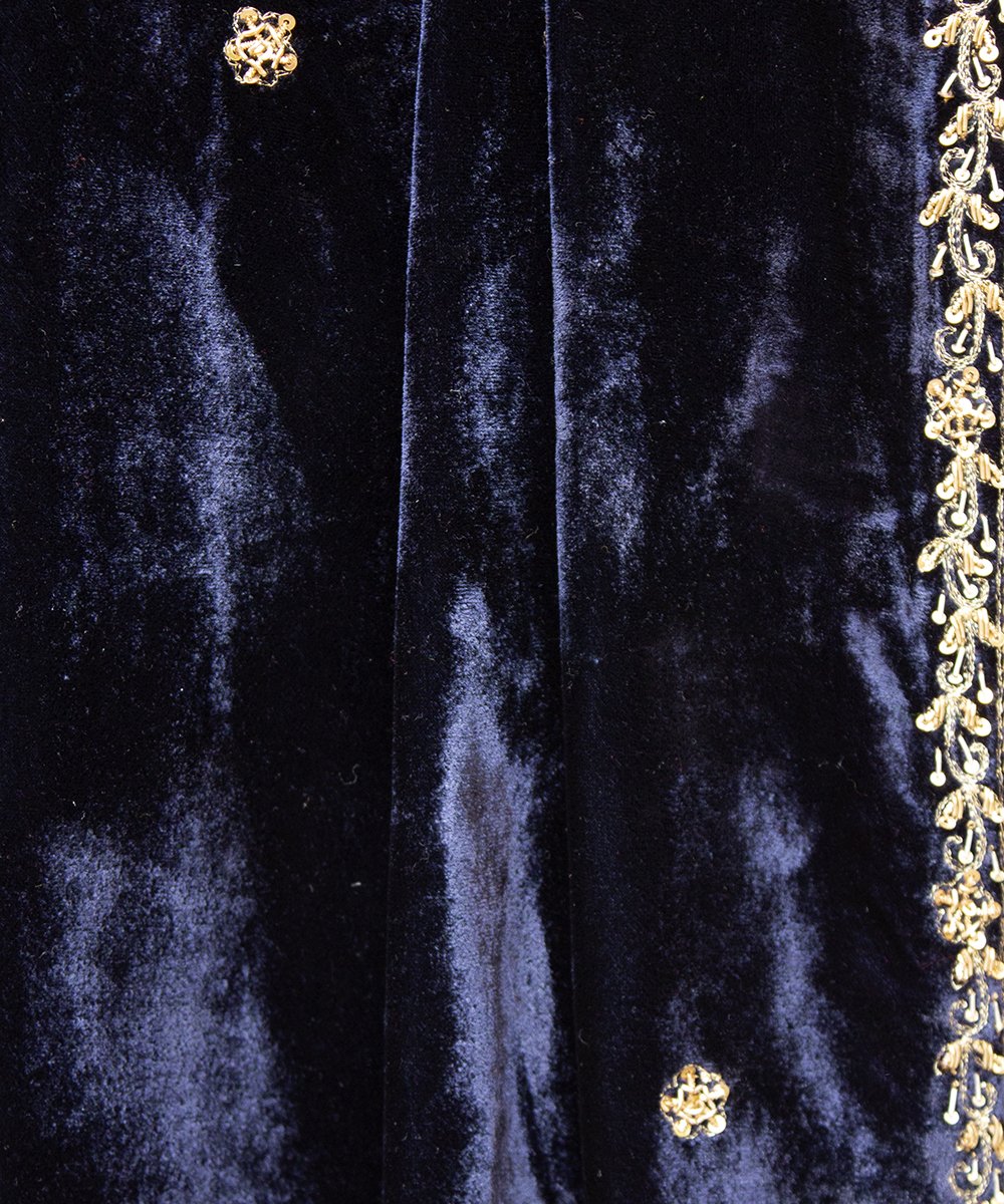 Handloom_Navy_Blue_Makhmal_Velvet_Dupatta_with_Zardozi_Hand_Embroidery_WeaverStory_05