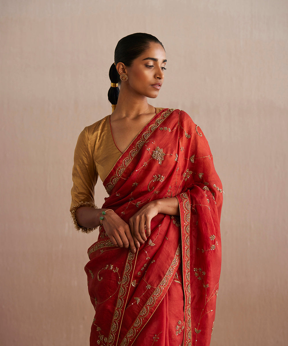 Handloom_Rust_Organza_Saree_With_Embroidered_Zardozi_Floral_Jaal_WeaverStory_02