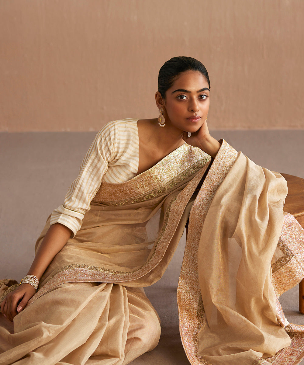 Beige_Handloom_Organza_Saree_With_Embroidered_Zardozi_Floral_Border_WeaverStory_01