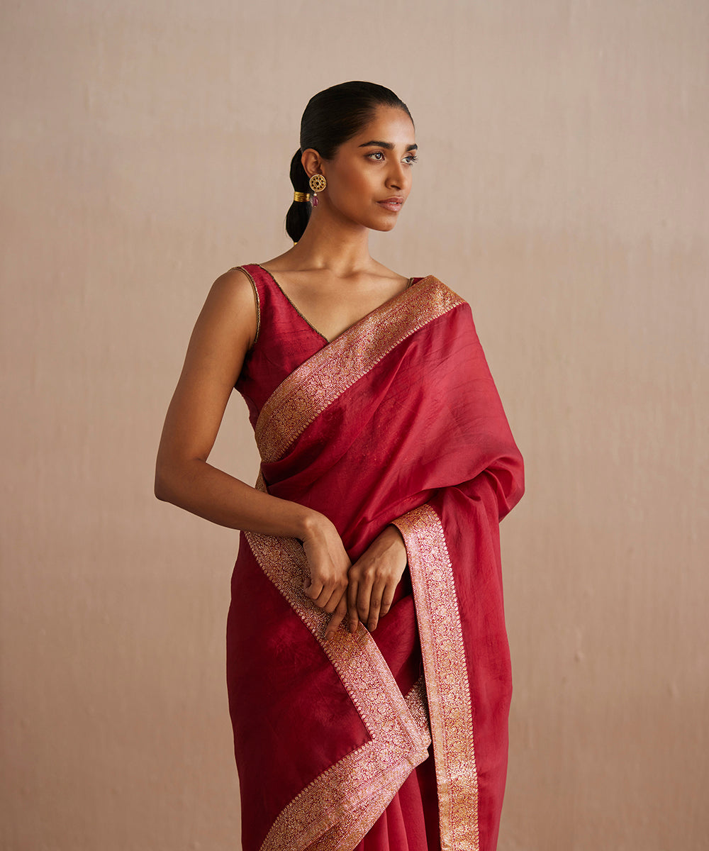 Maroon_Handloom_Organza_Saree_With_Golden_Sanjab_Border_WeaverStory_02