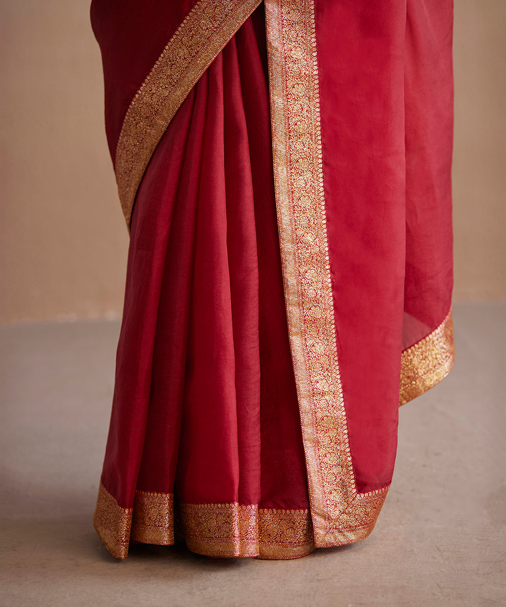 Maroon_Handloom_Organza_Saree_With_Golden_Sanjab_Border_WeaverStory_04