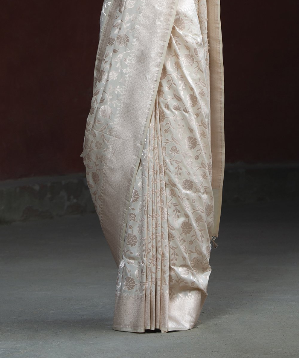 Offwhite_Handloom_Cutwork_Katan_Silk_Banarasi_Saree_with_Jangla_WeaverStory_04