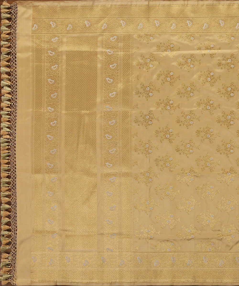 Beige_Handloom_Pure_Katan_Silk_Banarasi_Dupatta_with_Floral_Bunches_WeaverStory_02