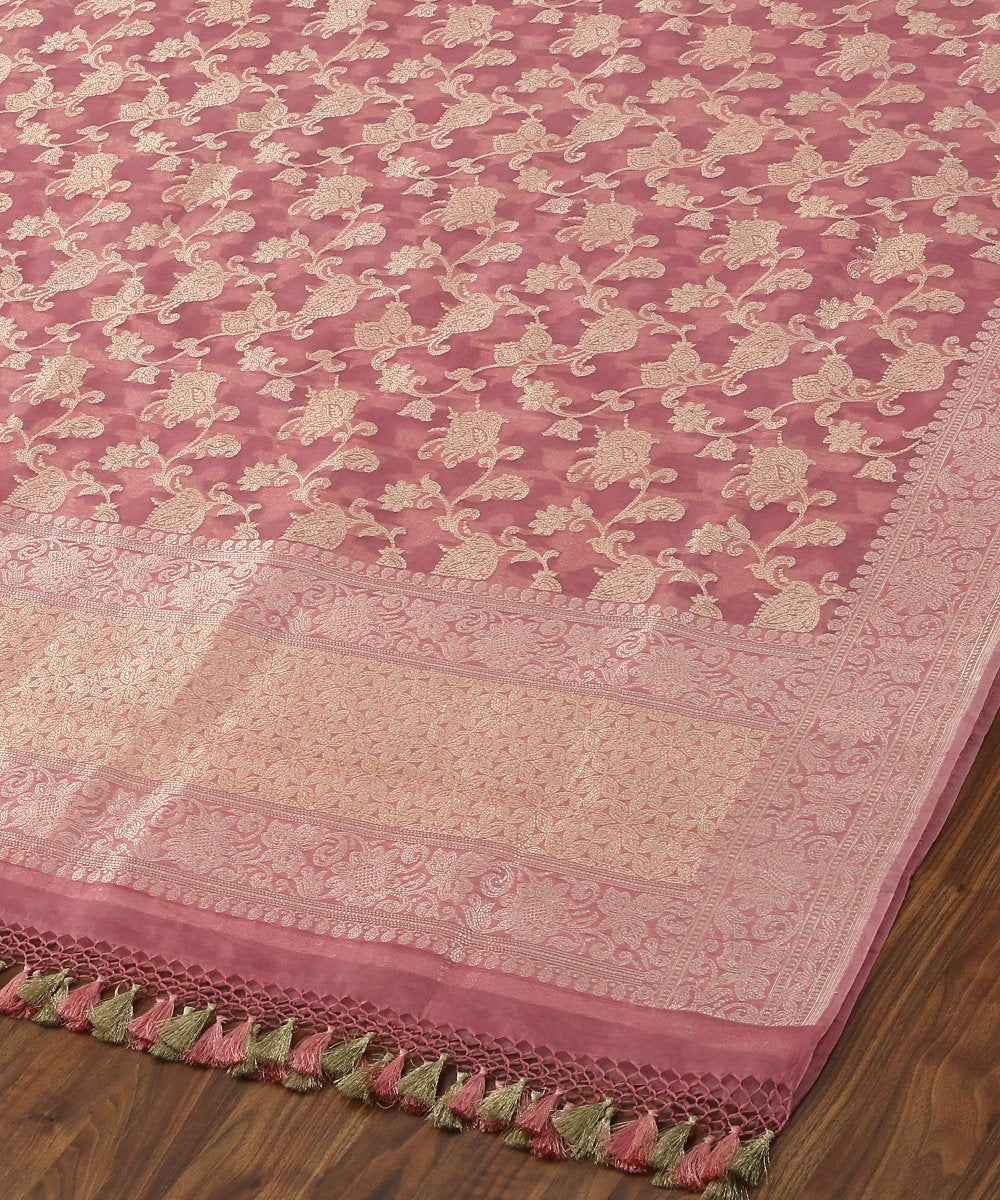 Handloom_Pure_Organza_Banarasi_Dupatta_with_All_Over_Kadhwa_Floral_Jaal_WeaverStory_04