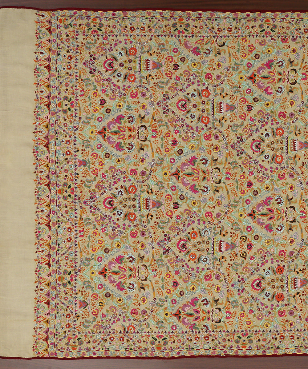 Beige_Handwoven_Pure_Pashmina_Shawl_With_Resham_Bharan_Embroidery_And_Maroon_Piping_WeaverStory_02