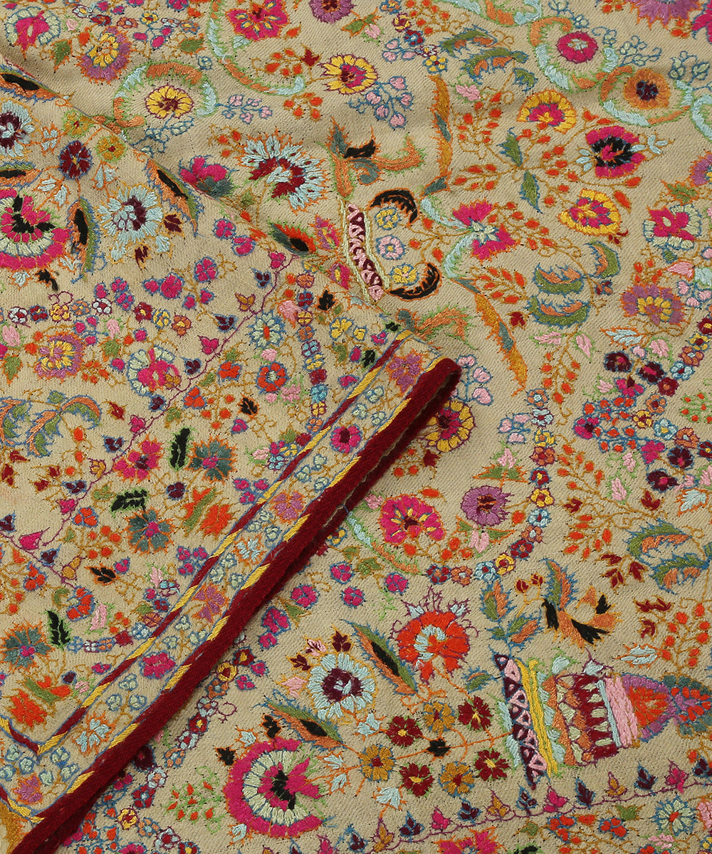 Beige_Handwoven_Pure_Pashmina_Shawl_With_Resham_Bharan_Embroidery_And_Maroon_Piping_WeaverStory_04