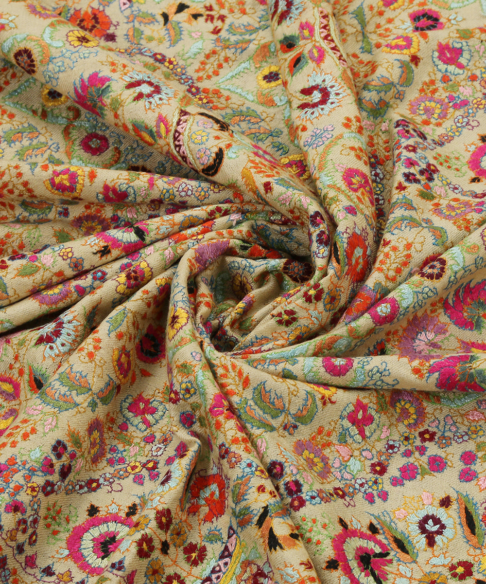 Beige_Handwoven_Pure_Pashmina_Shawl_With_Resham_Bharan_Embroidery_And_Maroon_Piping_WeaverStory_05