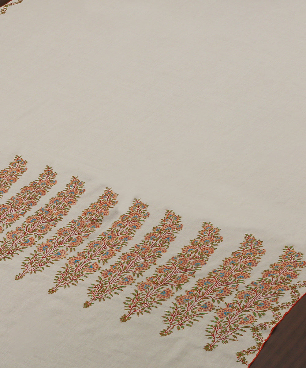 Cream_Handwoven_Pure_Pashmina_Shawl_With_Mughal_Floral_Motifs_Hand_Embroidered_With_Soznikari_WeaverStory_03
