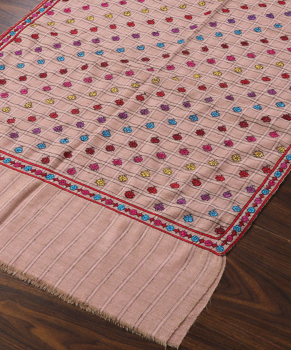Handwoven_Dust_Pink_Pure_Pashmina_Stole_With_Kashidakari_Sozni_Booti_WeaverStory_03