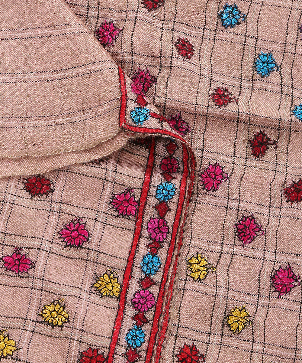 Handwoven_Dust_Pink_Pure_Pashmina_Stole_With_Kashidakari_Sozni_Booti_WeaverStory_04