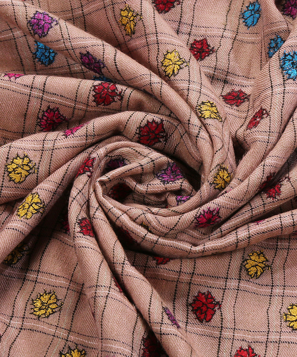 Handwoven_Dust_Pink_Pure_Pashmina_Stole_With_Kashidakari_Sozni_Booti_WeaverStory_05