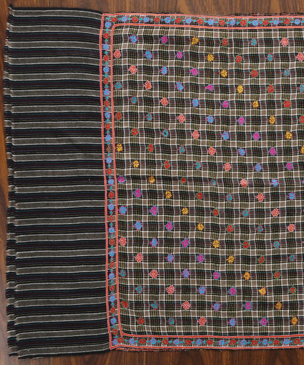 Black_And_Grey_Handwoven_Pure_Pashmina_Stole_With_Kashidakari_Sozni_Booti_WeaverStory_02