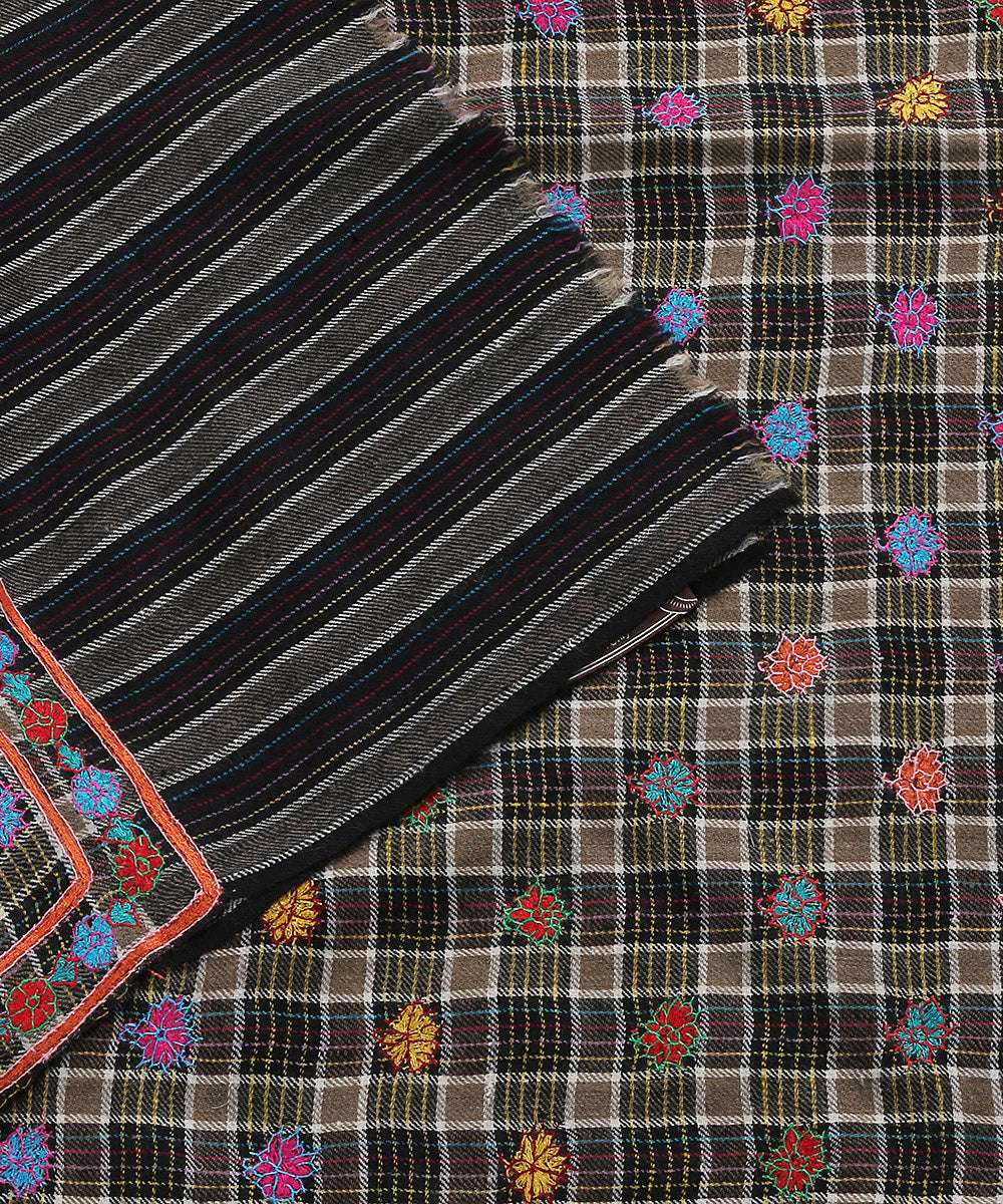 Black_And_Grey_Handwoven_Pure_Pashmina_Stole_With_Kashidakari_Sozni_Booti_WeaverStory_04