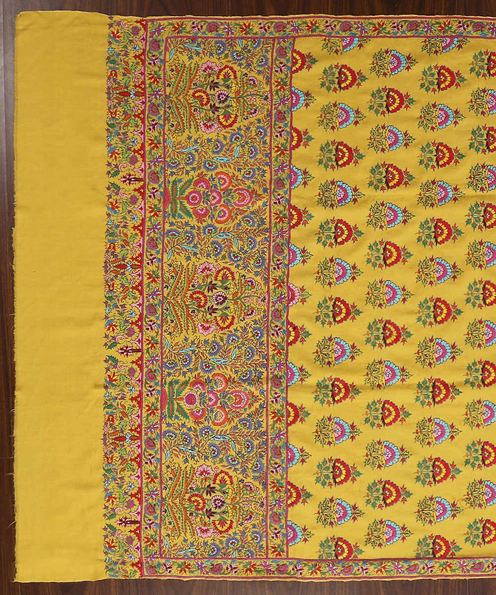 Yellow_Handwoven_Pure_Pashmina_Shawl_With_Kalamkari_And_Kashidakari_Work_WeaverStory_02