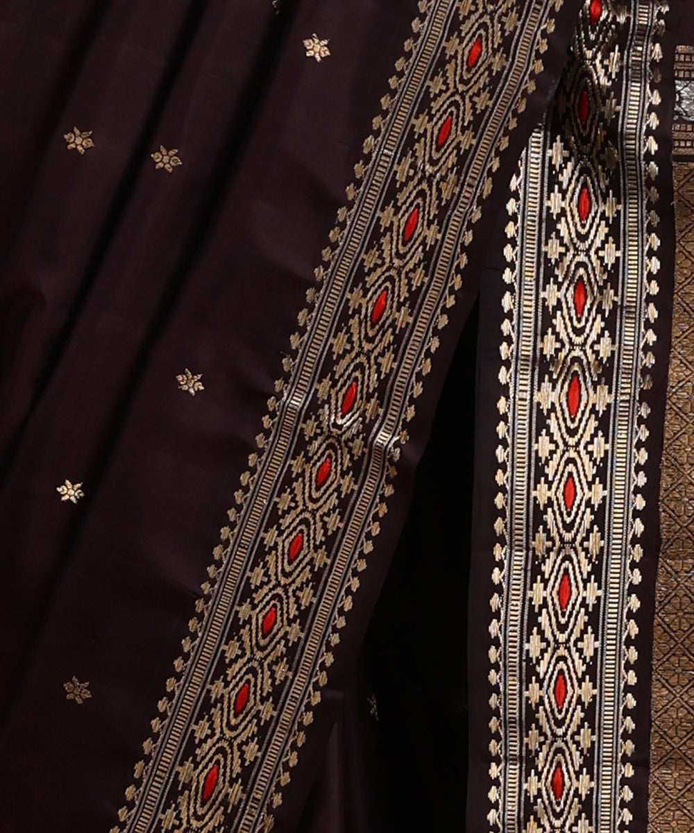 Dark_Wine_Pure_Mulberry_Silk_Saree_With_Gold_Zari_Border_And_Red_Meenakari_And_All_Over_Floral_Motifs_WeaverStory_04