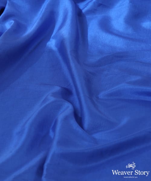Royal_Blue_Pure_Silk_Saree_Paired_With_Plain_Silk_Tonal_blouse_WeaverStory_05