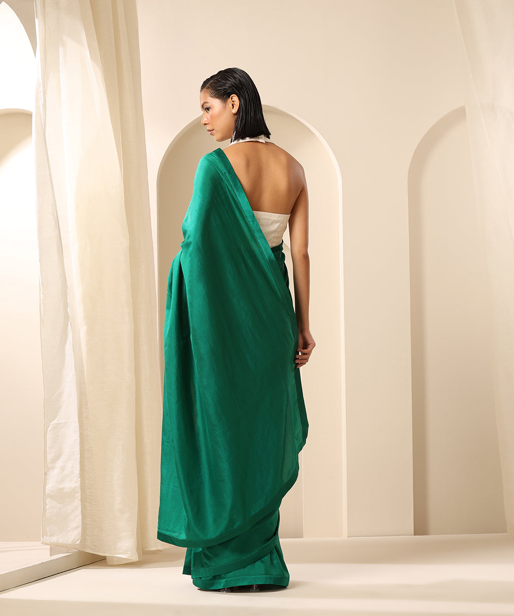 Green_Pure_Silk_Saree_With_Satin_Edges_WeaverStory_03